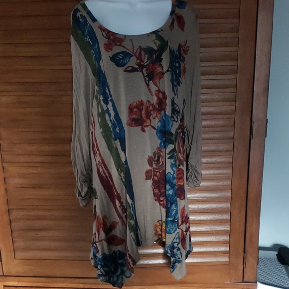Floral Multicolor Women's Top - Picture 1 of 5